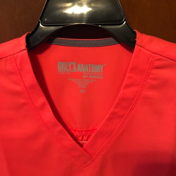 Grey’s anatomy scrub top - Picture 1 of 3